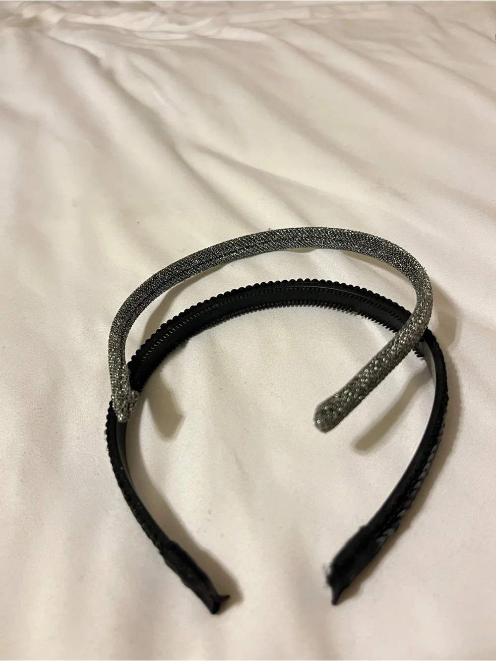 Set of 2 Women’s Sparkly Headbands Black Sequin & Silver Glitter Tooth Comb